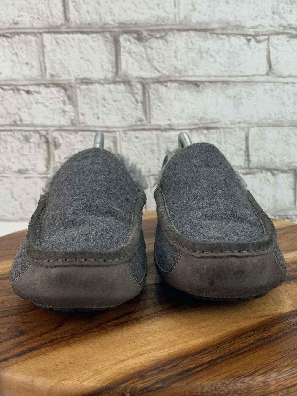 UGG Ascot 3233 Mens 10 Gray Wool Moccasin Slip On Loafer Slippers 1103890